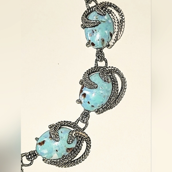 THERMOSET LUCITE FAUX TURQUOISE CHOKER NECKLACE - SOUTHWESTERN STYLE - Picture 2 of 5